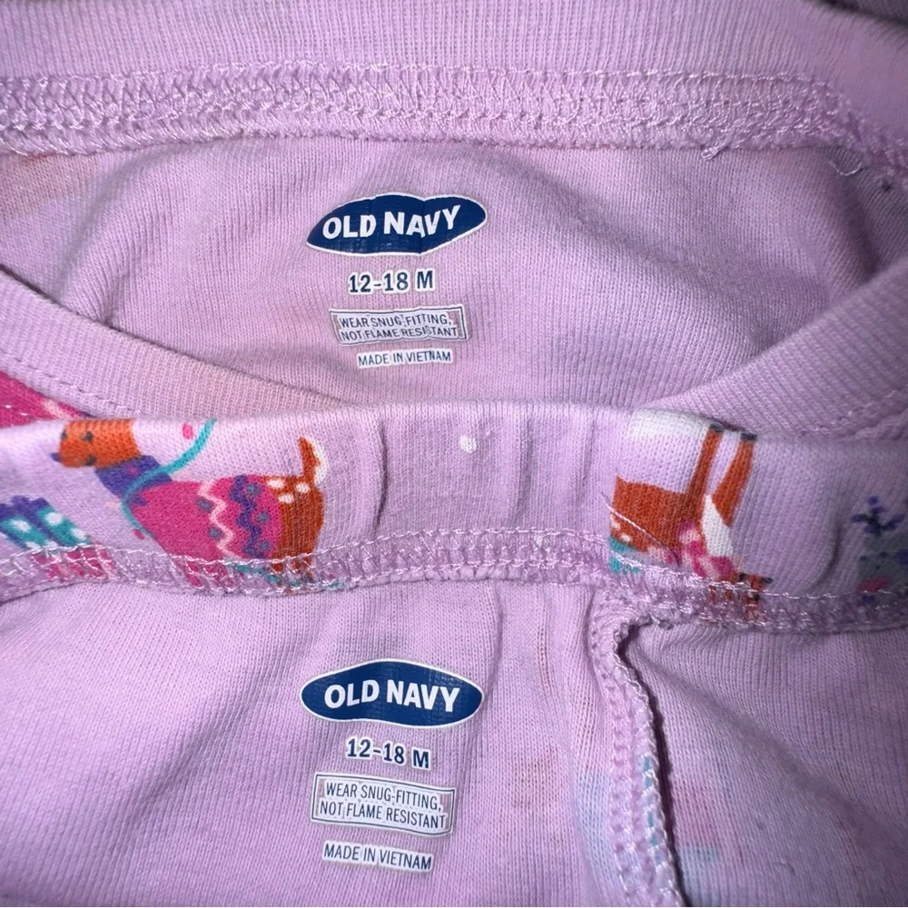 ☀️6/$20☀️ Old Navy Kids Pajama Set in Lavender with Holiday Print